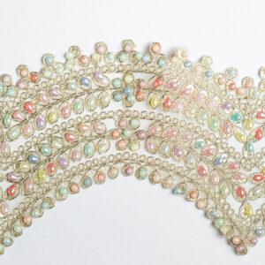 Pretty Multistone scalloped broad border