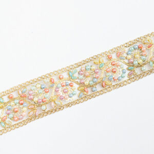 Broad multistone flower pattern border
