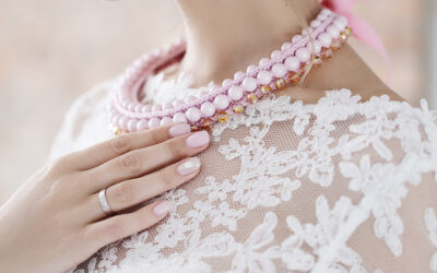 Making Bold Statements: Minimal Pearl and Fringe Laces